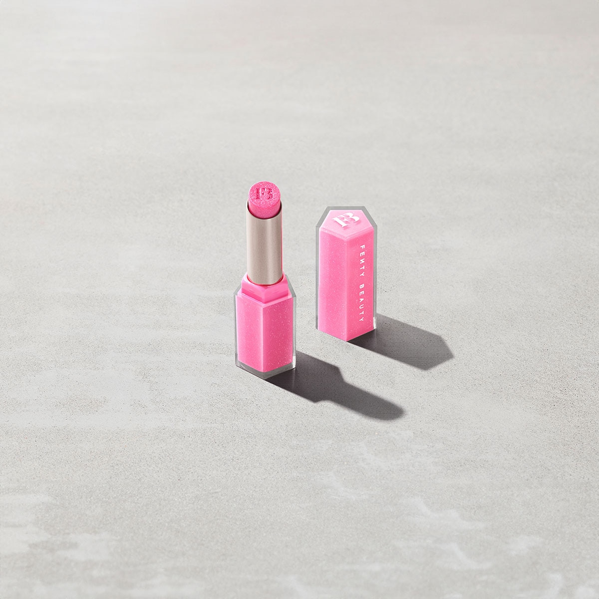 GLOSS BOMB STIX SHIMMER (LABIAL CON ACABADO BRILLOSO)